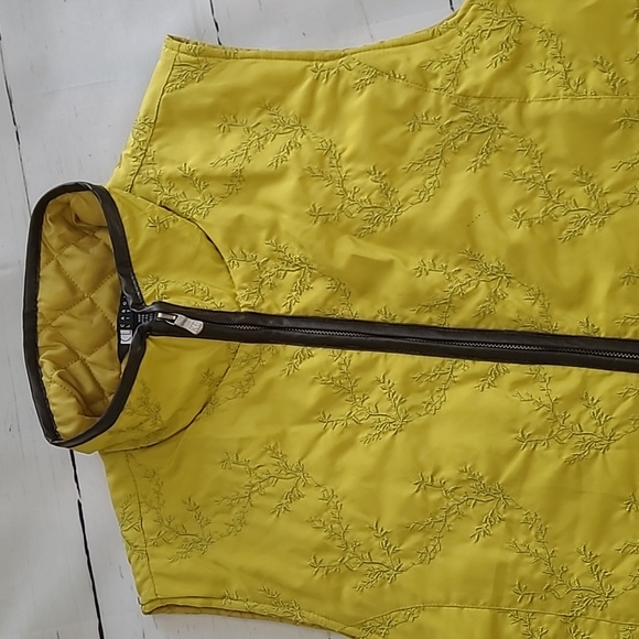 Carole Little Embroidered Chartreuse Vest - Picture 2 of 13